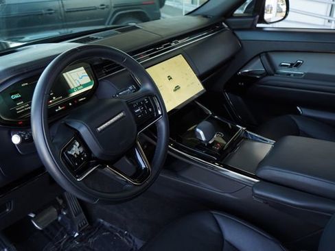 Used 2024 Land Rover Range Rover Sport Dynamic SE AWD/4WD image 2