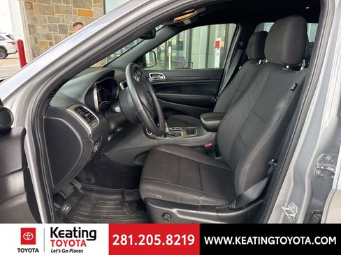 Used 2018 Jeep Grand Cherokee Laredo image 15