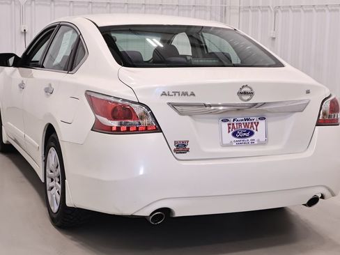 Used 2015 Nissan Altima 2.5 S w/ Power Driver Seat Package FWD image 7