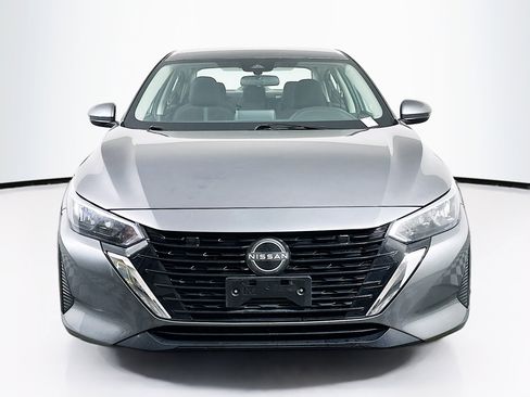 Used 2024 Nissan Sentra SV image 2