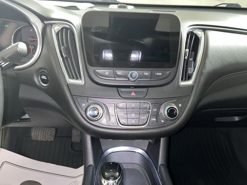 Used 2020 Chevrolet Malibu Premier image 21