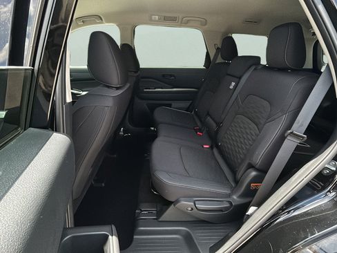 Used 2025 Nissan Pathfinder SV w/ Black Appearance Package FWD image 16