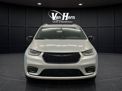 New 2026 Chrysler Pacifica Limited w/ S Appearance Package AWD/4WD image 12