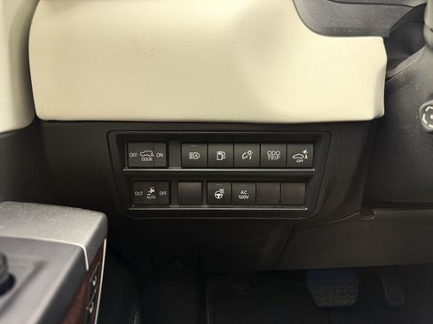 Used 2024 Toyota Sequoia Capstone image 13