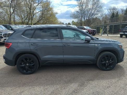 Used 2023 Volkswagen Taos SE AWD/4WD image 7