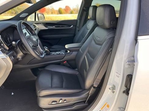 Certified 2025 Cadillac XT5 Premium Luxury image 25
