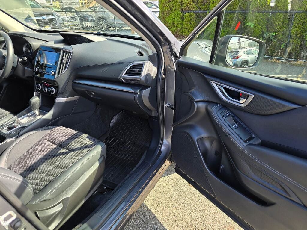 Used 2020 Subaru Forester Premium AWD/4WD image 10