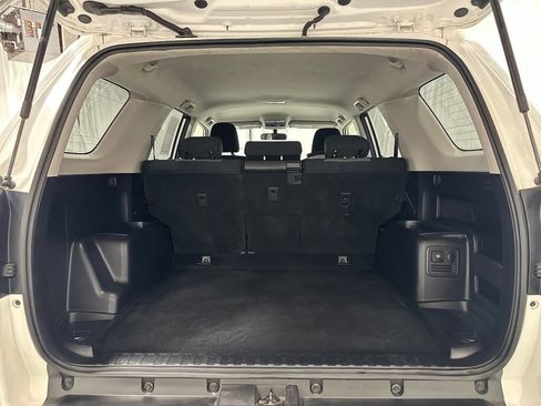 Used 2015 Toyota 4Runner SR5 AWD/4WD image 46
