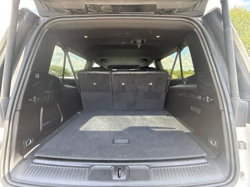 Used 2024 Jeep Wagoneer L Series II RWD image 13