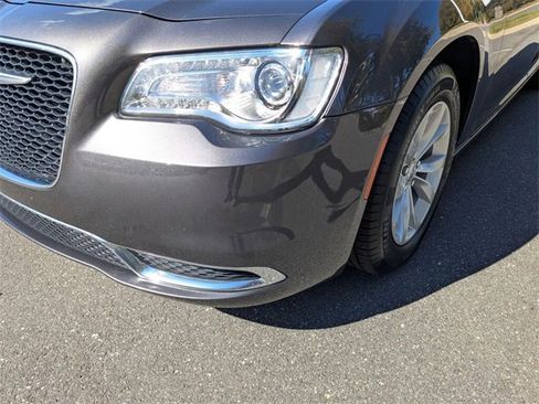 Used 2023 Chrysler 300 Touring image 5