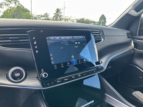 Used 2023 Jeep Wagoneer Series III w/ Preferred Equipment Group image 11