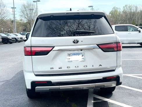 Used 2023 Toyota Sequoia Capstone AWD/4WD image 19