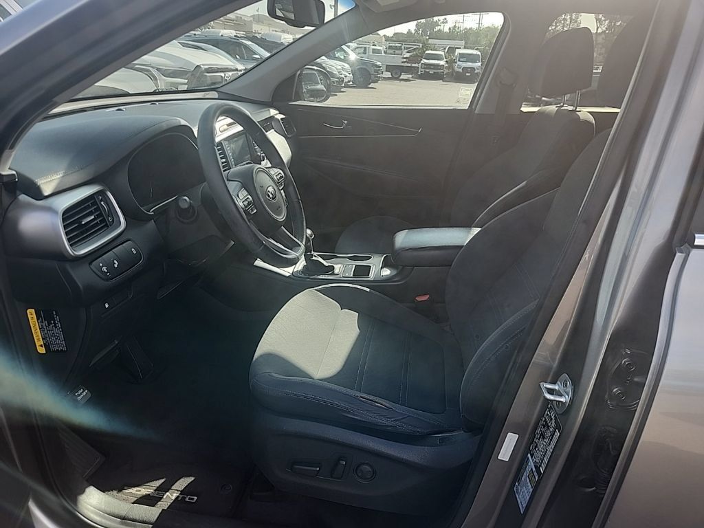 Used 2017 Kia Sorento LX w/ LX V6 Convenience Package FWD image 19
