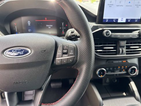 Used 2025 Ford Escape ST-Line FWD image 23
