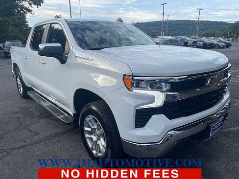 Used 2024 Chevrolet Silverado 1500 LT AWD/4WD image 5