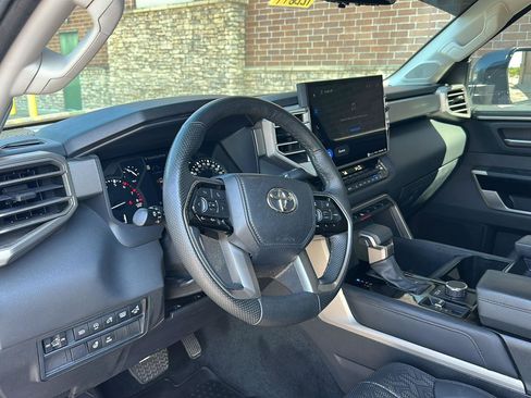 Used 2022 Toyota Tundra Limited AWD/4WD image 8