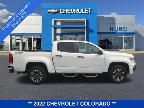 Used 2022 Chevrolet Colorado Z71 AWD/4WD image 3
