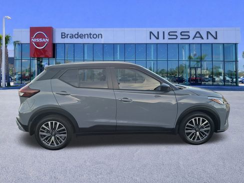 Certified 2023 Nissan Kicks SV image 4