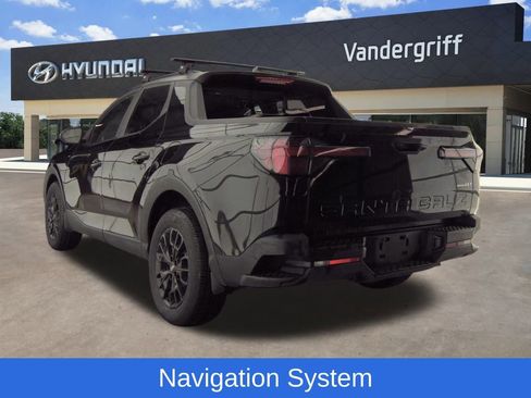 Used 2023 Hyundai Santa Cruz SEL Premium image 2