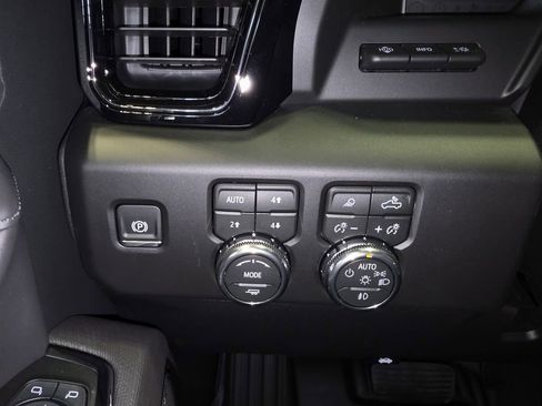 New 2026 GMC Sierra 2500 AT4X w/ LPO, Black Badging Package AWD/4WD image 24