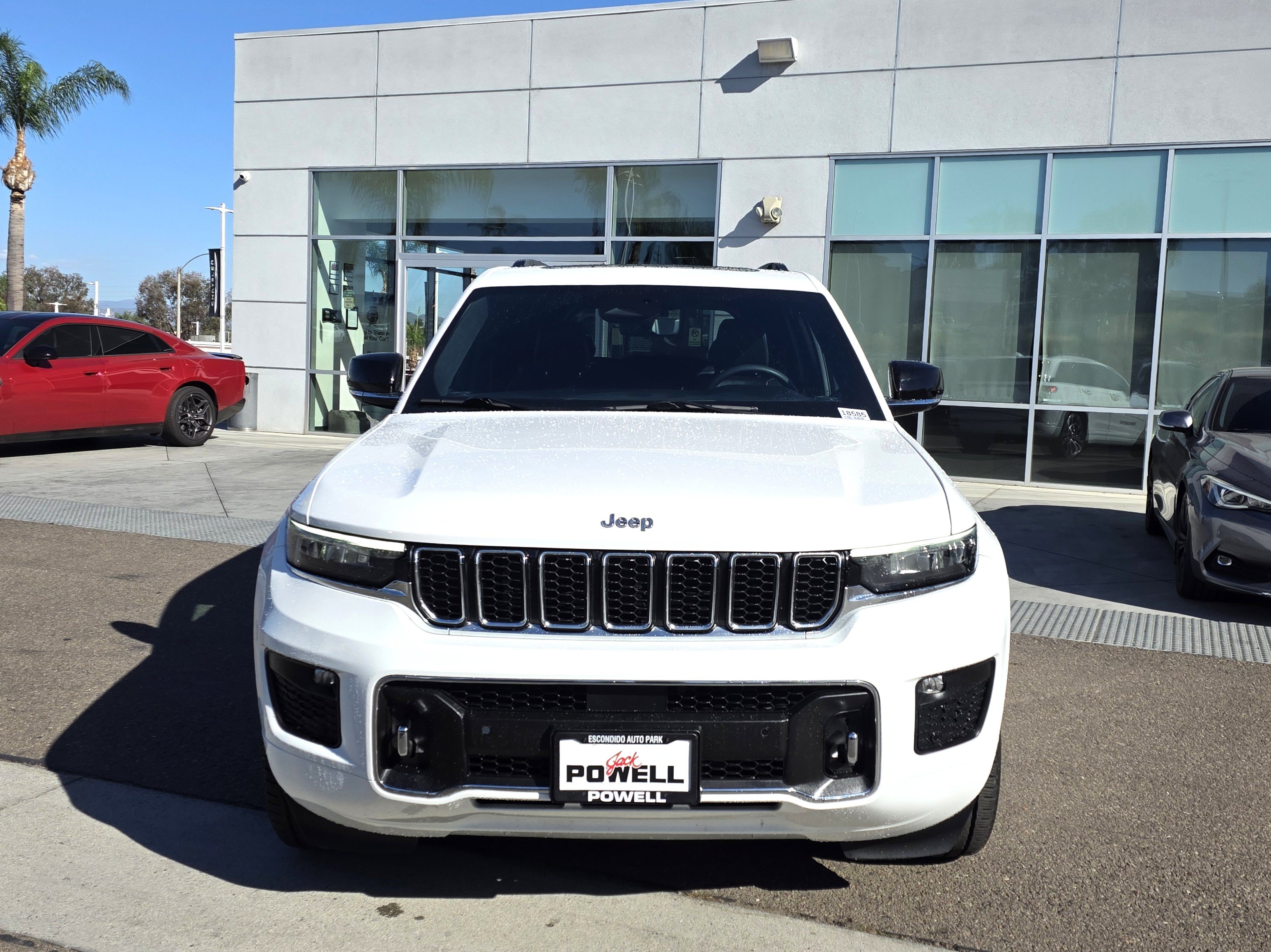 Used 2023 Jeep Grand Cherokee Overland w/ Luxury Tech Group IV RWD image 7