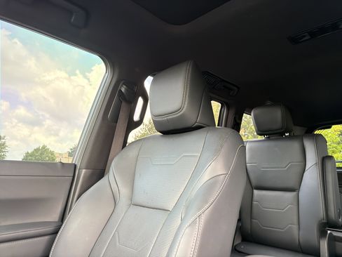 Used 2025 Lexus GX 550 w/ Accessory Package (2T) AWD/4WD image 21