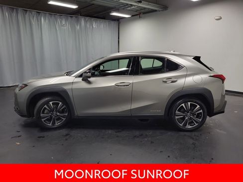 Used 2021 Lexus UX 250h w/ Premium Package image 5