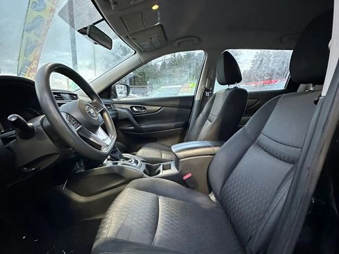 Used 2017 Nissan Rogue S image 11