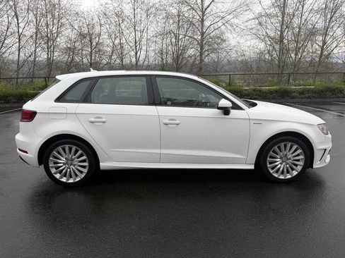 Used 2016 Audi A3 e-tron Premium w/ Audi MMI Navigation Plus image 4
