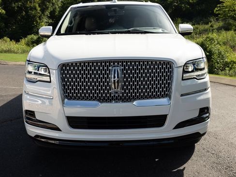 Used 2024 Lincoln Navigator L Reserve AWD/4WD image 12