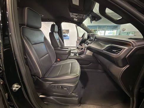 Used 2024 Chevrolet Tahoe Premier AWD/4WD image 12