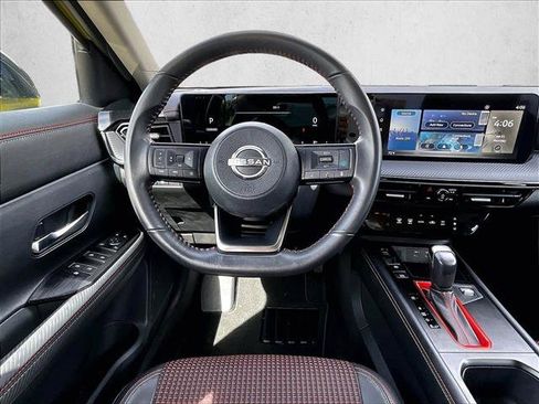 Used 2025 Nissan Kicks SR FWD image 7