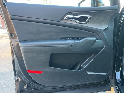 Used 2025 Kia Sportage X-Line w/ Premium Package image 11