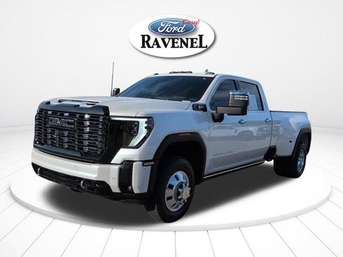 Used 2025 GMC Sierra 3500 Denali Ultimate AWD/4WD image 8
