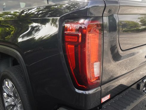 Used 2023 GMC Sierra 1500 Denali w/ Denali Reserve Package AWD/4WD image 39