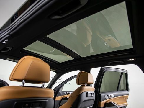 Used 2021 BMW X5 sDrive40i w/ M Sport Package image 26