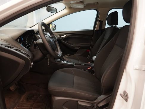 Used 2016 Ford Focus SE FWD image 5
