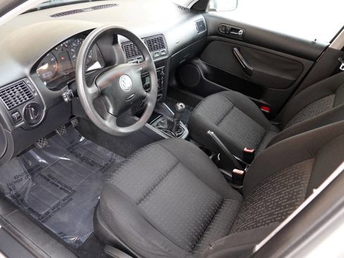 Used 2005 Volkswagen Golf GL image 40