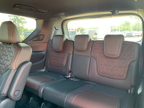New 2026 Nissan Armada Platinum RWD image 32
