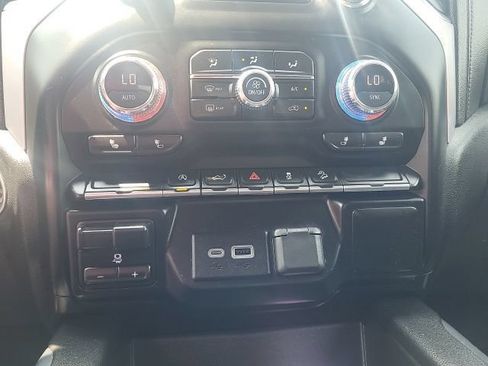 Used 2020 GMC Sierra 1500 Elevation w/ Elevation Value Package AWD/4WD image 18