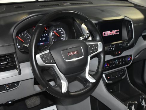 Used 2024 GMC Terrain SLT image 2
