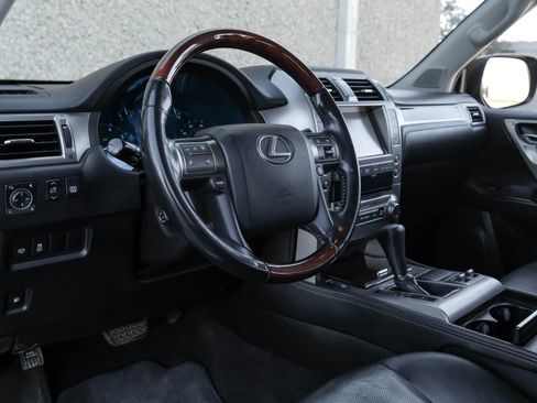 Used 2015 Lexus GX 460 w/ Premium Package image 3
