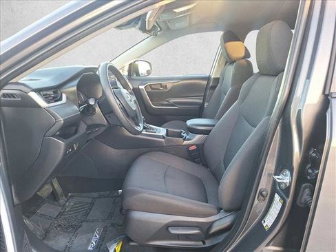 Certified 2025 Toyota RAV4 LE image 10