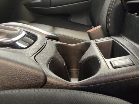 Used 2017 Nissan Rogue SV FWD image 26