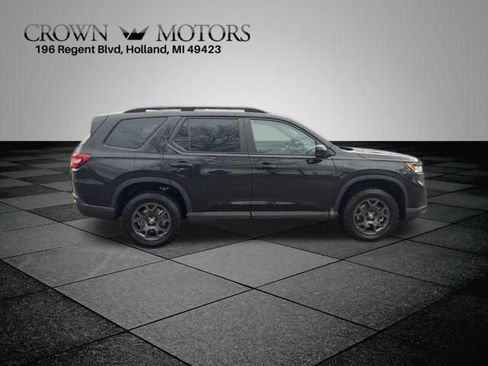 New 2025 Honda Pilot TrailSport image 10