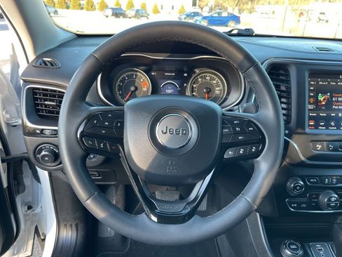 Used 2023 Jeep Cherokee Altitude Lux image 16