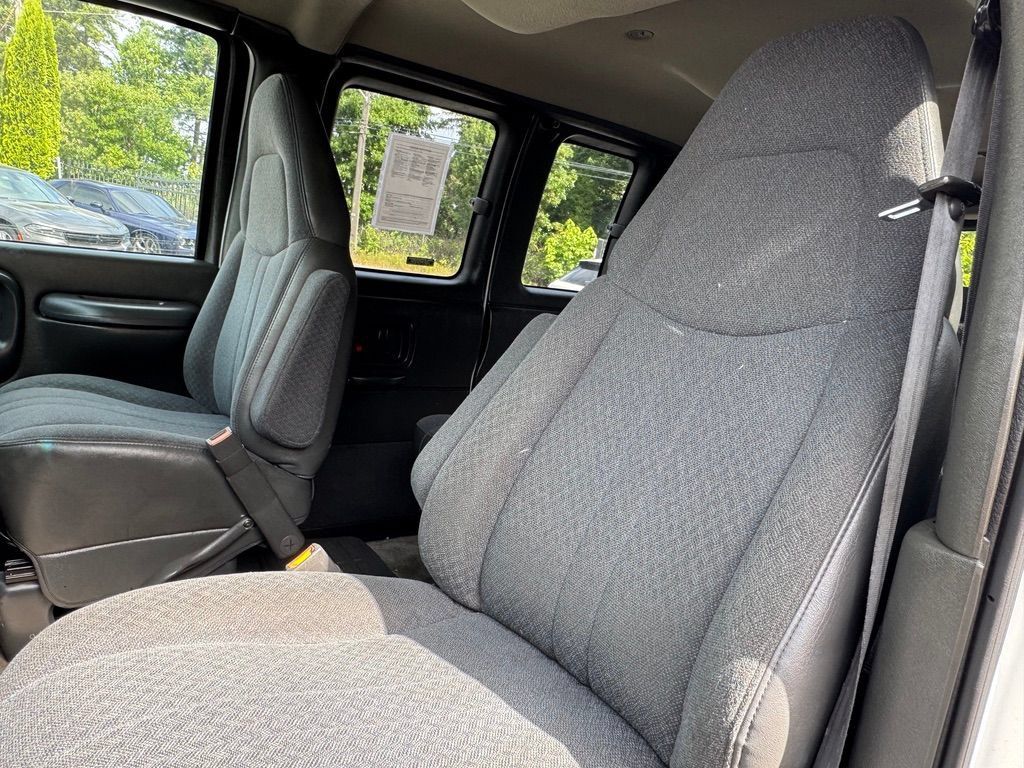 Used 2001 Chevrolet Express 3500 Passenger w/ LS Preferred Equipment Group RWD image 11