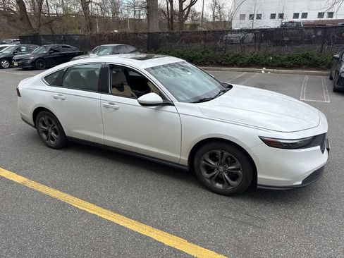 Used 2023 Honda Accord EX image 12