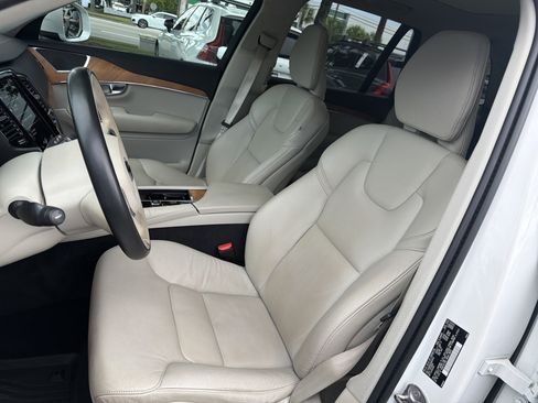 Used 2022 Volvo XC90 T8 Inscription Expression AWD/4WD image 16