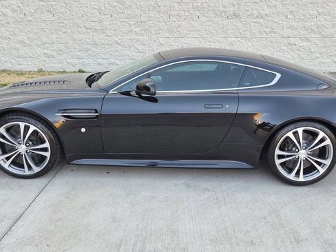Used 2011 Aston Martin V12 Vantage Base 2dr Coupe image 8